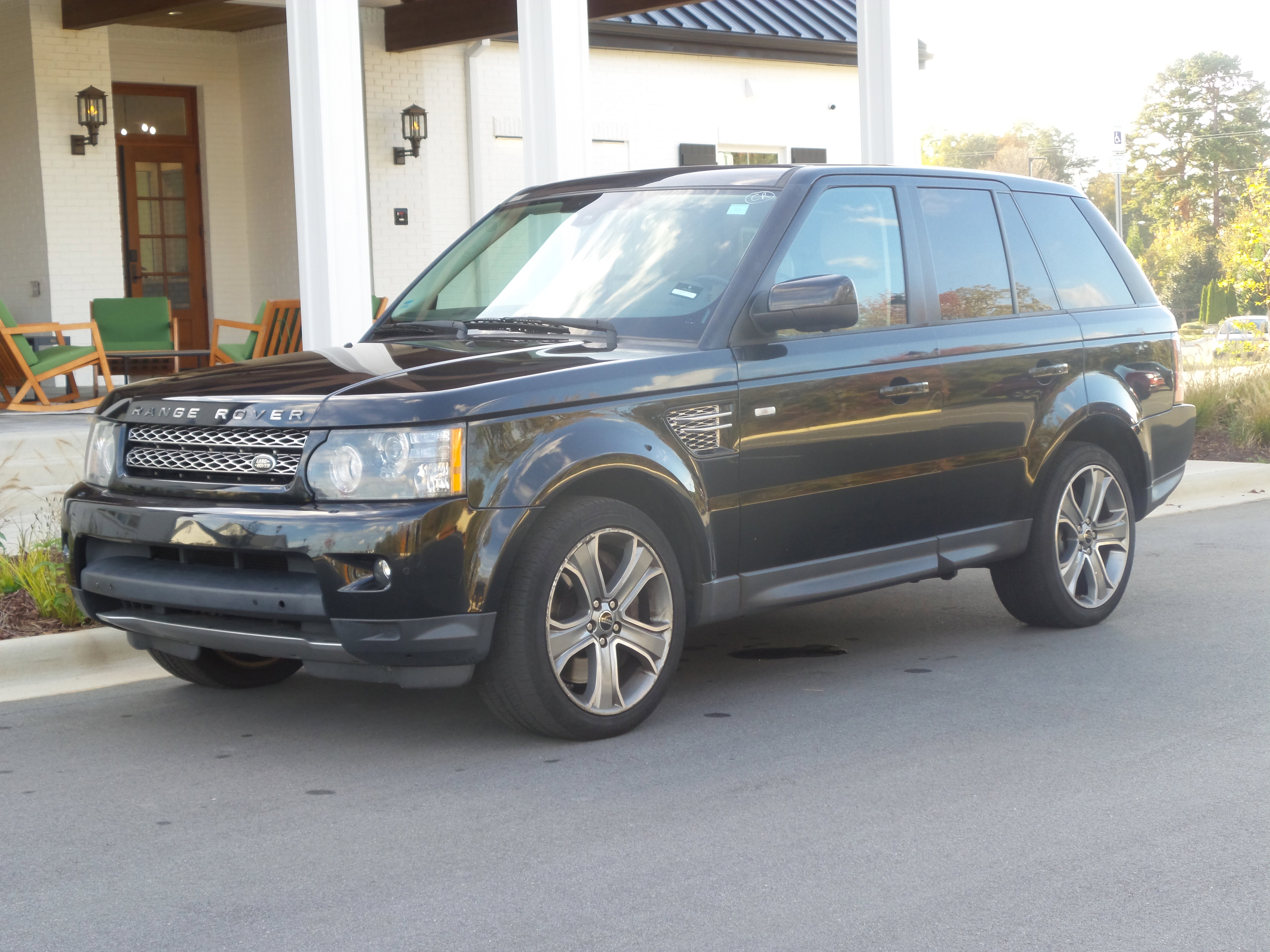Used 2012 Land Rover Range Rover Sport Supercharged AWD/4WD image 12