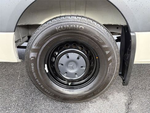 Used 2024 Mercedes-Benz Sprinter 2500 image 20