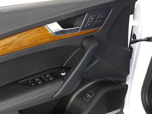 Used 2023 Audi Q5 2.0T Premium Plus image 12