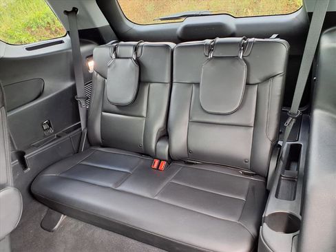 Certified 2022 Ford Explorer XLT w/ Equipment Group 202A image 10