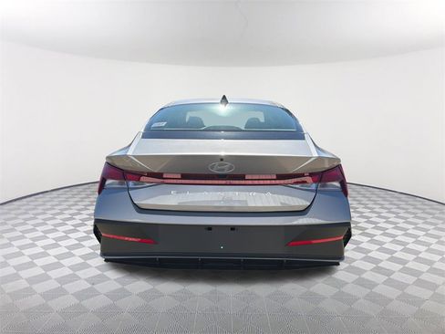 New 2026 Hyundai Elantra SE image 6