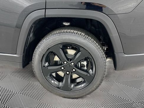 New 2025 Jeep Grand Cherokee L Altitude AWD/4WD image 17