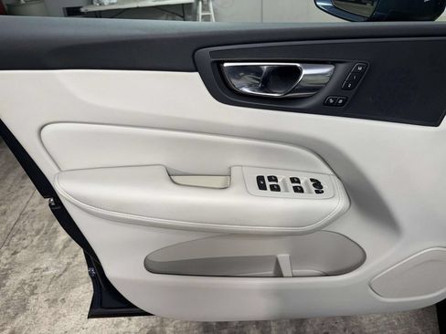 Used 2023 Volvo XC60 B5 Core w/ Climate Package FWD image 20