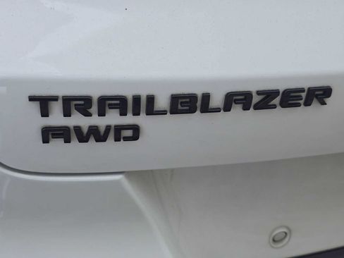 Used 2021 Chevrolet TrailBlazer RS w/ Sun and Liftgate Package AWD/4WD image 5