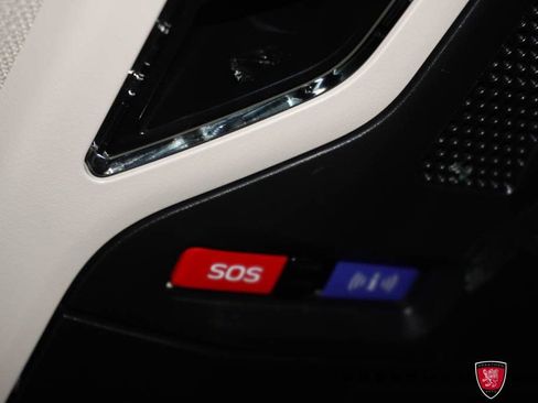 Used 2025 Subaru Outback Premium image 31