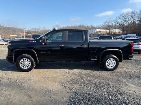 Used 2024 Chevrolet Silverado 3500 W/T image 2