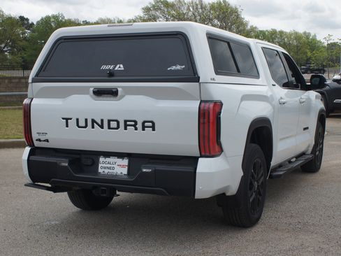 Used 2025 Toyota Tundra Limited AWD/4WD image 21