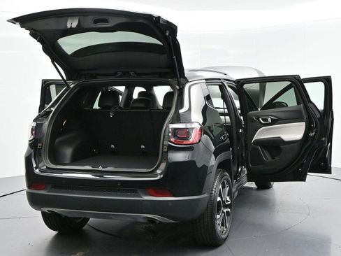 Used 2023 Jeep Compass Limited w/ Sun and Sound Group AWD/4WD image 44