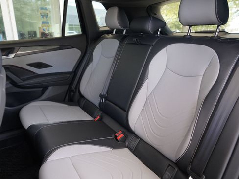 New 2026 Volkswagen Tiguan SE R-Line FWD image 23