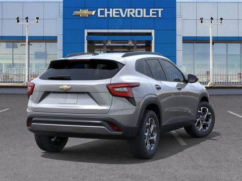 New 2026 Chevrolet Trax LT image 4