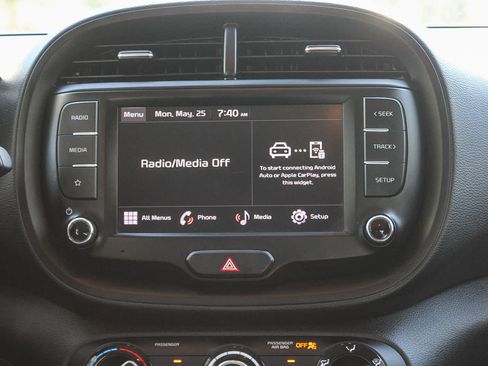 Used 2023 Kia Soul LX w/ Option Group 015 FWD image 13