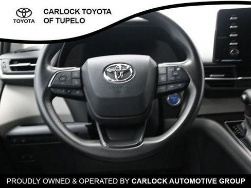 Used 2022 Toyota Sienna LE image 25
