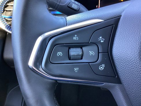 Used 2025 Chevrolet Trax LT w/ LT Convenience Package image 18