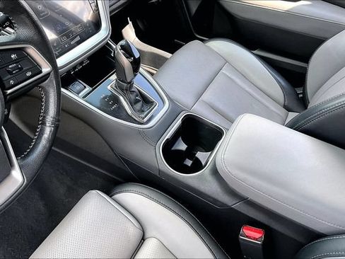 Used 2025 Subaru Outback Limited AWD/4WD image 18