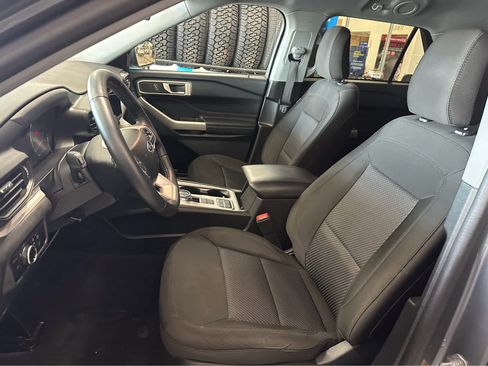 Used 2023 Ford Explorer XLT image 26