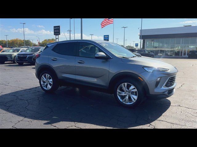 Certified 2024 Buick Encore GX Preferred w/ Comfort Package FWD image 2