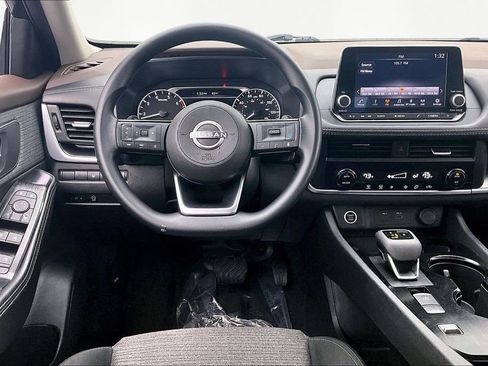 Used 2023 Nissan Rogue SV image 5