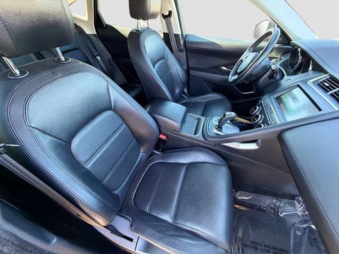 Used 2018 Jaguar E-PACE S image 15