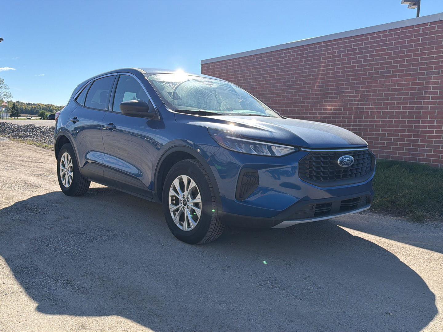 Used 2023 Ford Escape Active AWD/4WD image 2