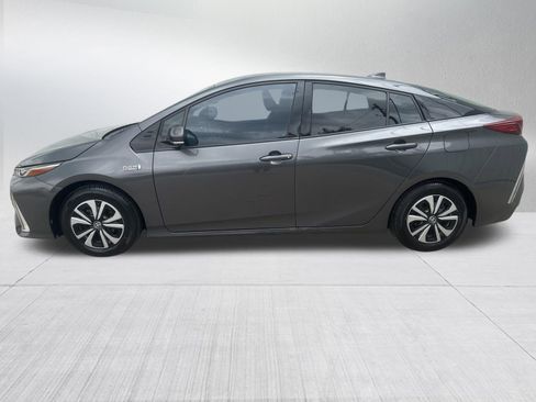 Used 2017 Toyota Prius Prime Premium image 4