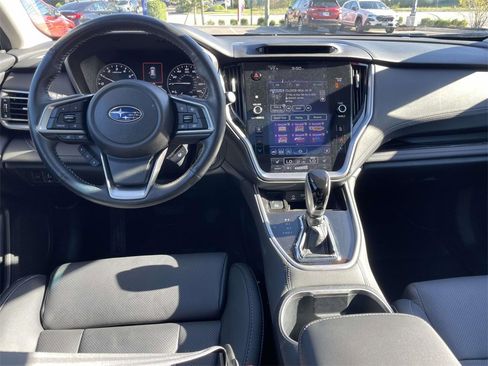 Used 2022 Subaru Outback Limited image 15