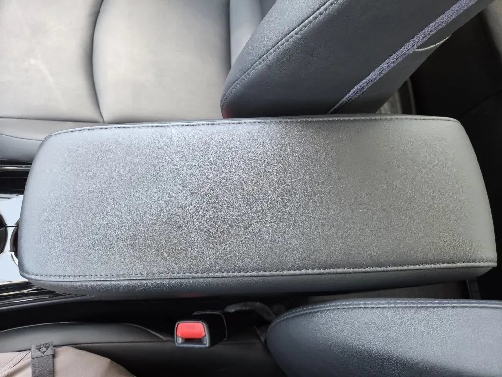 Used 2017 Toyota Prius Prime Advanced FWD image 38