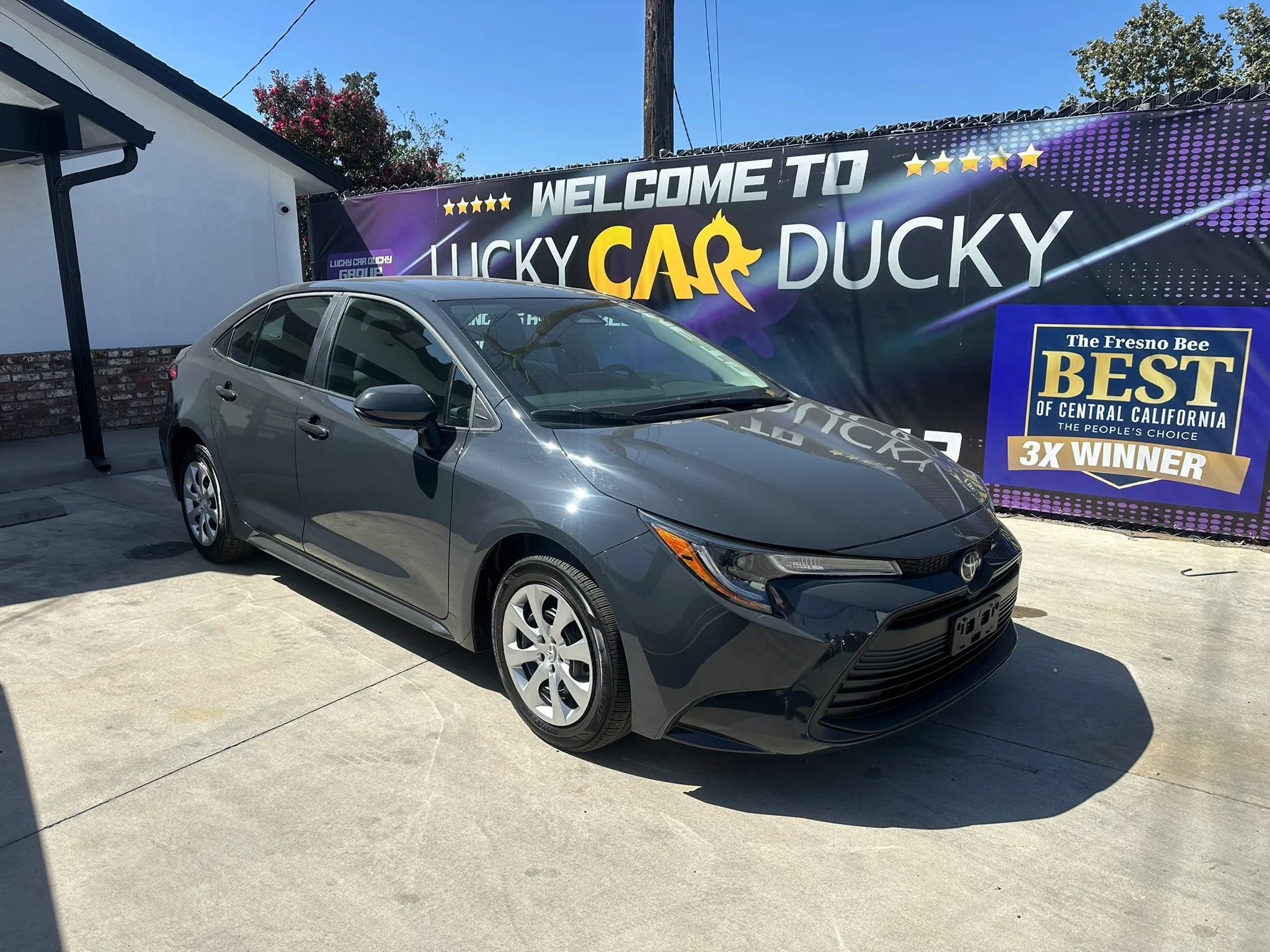 Used 2026 Toyota Corolla LE FWD image 3