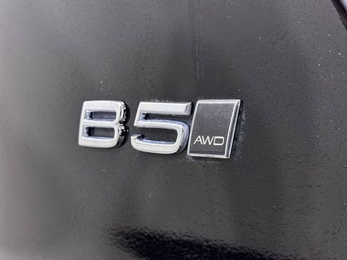 Used 2023 Volvo XC40 B5 Plus AWD/4WD image 33