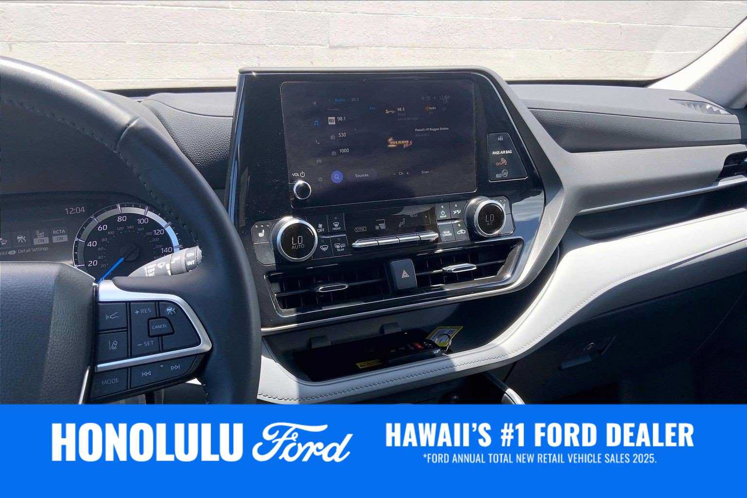 Used 2025 Toyota Highlander XLE AWD/4WD image 15