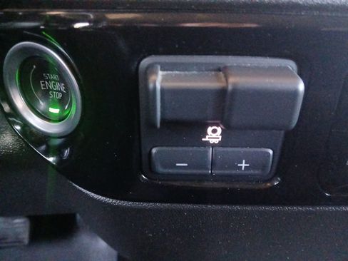 Used 2025 Chevrolet Silverado 2500 LT w/ Trail Boss Package image 9