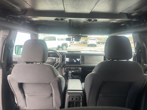 Used 2025 Ford Bronco Big Bend image 16