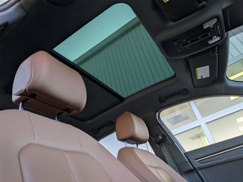 Used 2024 Audi Q3 2.0T Premium image 20