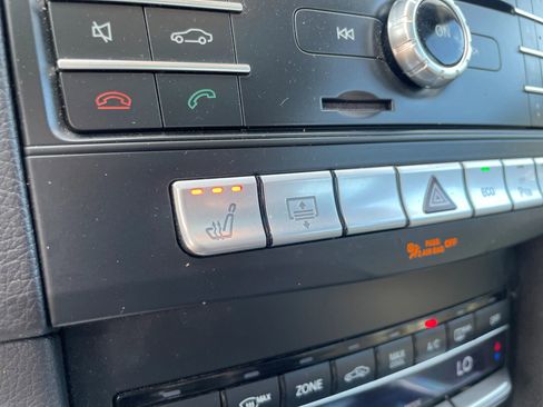 Used 2016 Mercedes-Benz E 350 4MATIC Sedan image 38