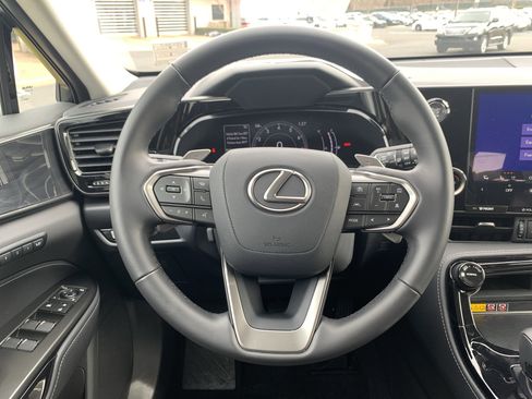 Certified 2025 Lexus NX 250 FWD w/ Towing Package (2000 Lbs) image 18