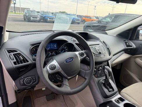 Used 2015 Ford Escape SE FWD image 12