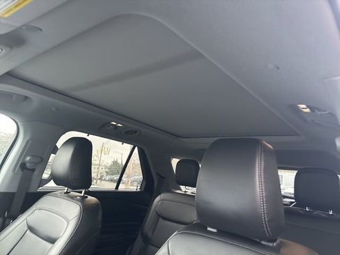 Used 2023 Ford Explorer Limited w/ Hybrid Equipment Group 310A image 19