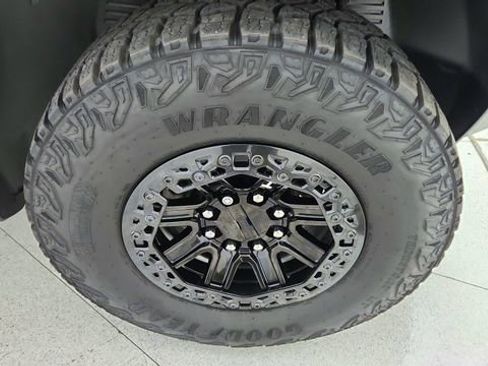 Used 2024 GMC Hummer EV 3X w/ Omega Edition image 56