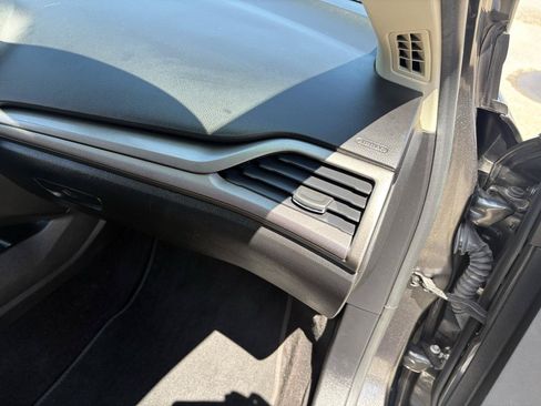 Used 2019 Ford Fusion SE FWD image 40