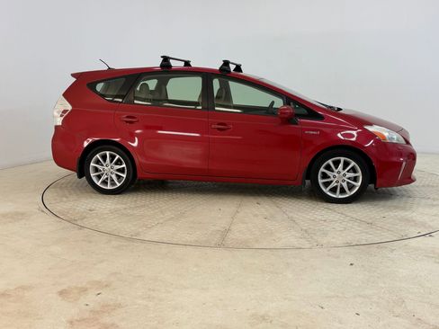 Used 2012 Toyota Prius V Five image 8