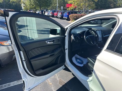 Used 2022 Ford Edge ST image 19