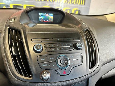 Used 2019 Ford Escape S image 10