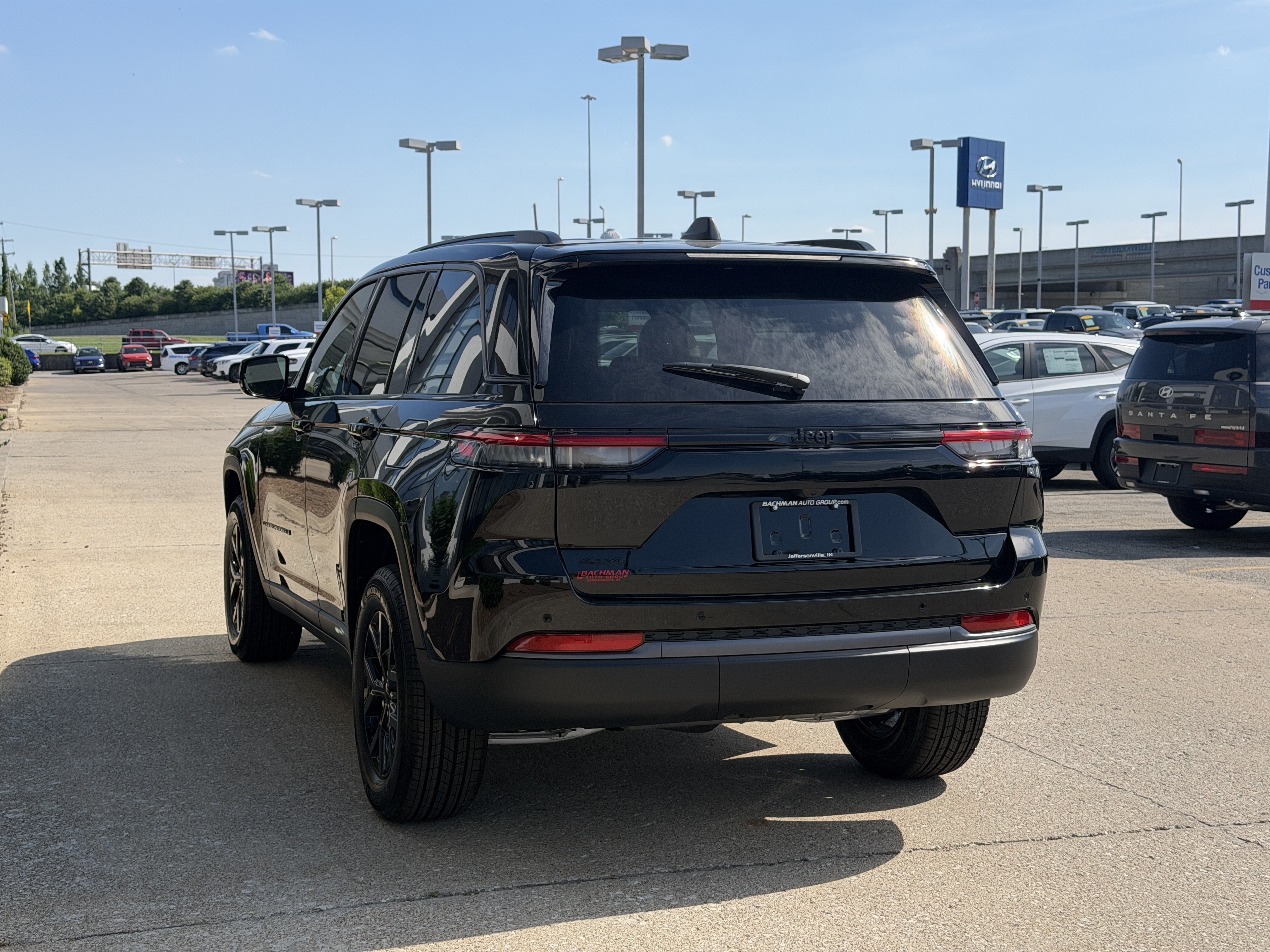 New 2026 Jeep Grand Cherokee Altitude AWD/4WD image 7