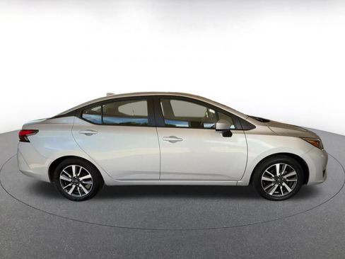 Used 2025 Nissan Versa SV FWD image 15