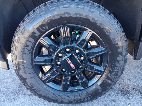 New 2026 GMC Sierra 2500 AT4 w/ AT4 Premium Plus Package image 2