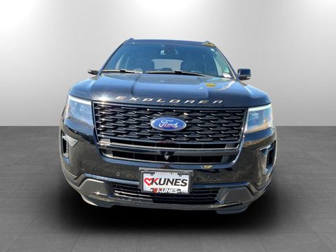 Used 2018 Ford Explorer Sport image 2
