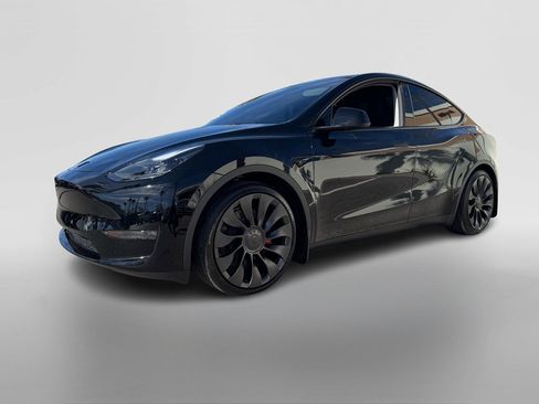 Used 2024 Tesla Model Y Performance image 9