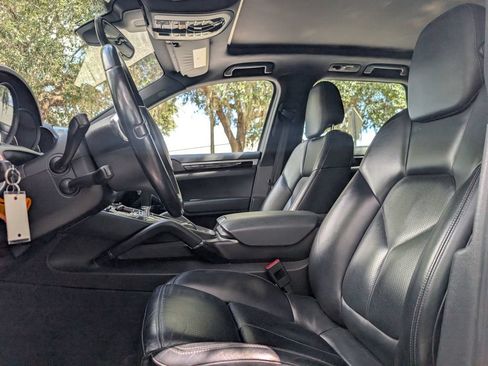 Used 2014 Porsche Cayenne AWD/4WD image 12