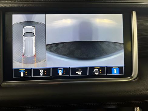 Used 2021 GMC Yukon Denali w/ Denali Premium Package image 25