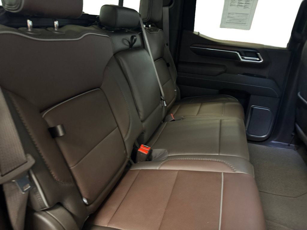 Used 2024 GMC Sierra 1500 Denali w/ Denali Reserve Package AWD/4WD image 18