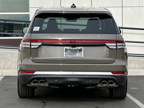 New 2026 Lincoln Aviator Reserve w/ Luxury Package image 4